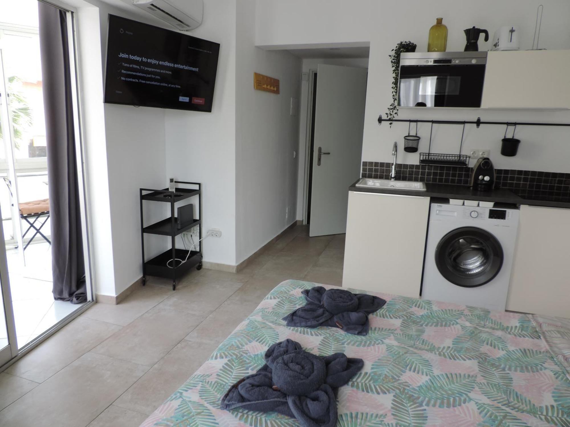Begonia City Center Apartment 230 By Namaste Elite ตอร์เรโมลิโนส ภายนอก รูปภาพ