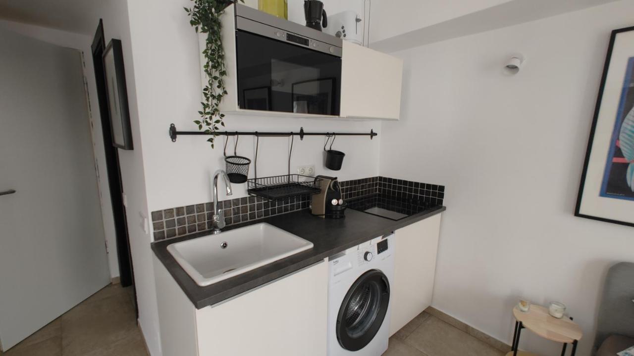 Begonia City Center Apartment 230 By Namaste Elite ตอร์เรโมลิโนส ภายนอก รูปภาพ