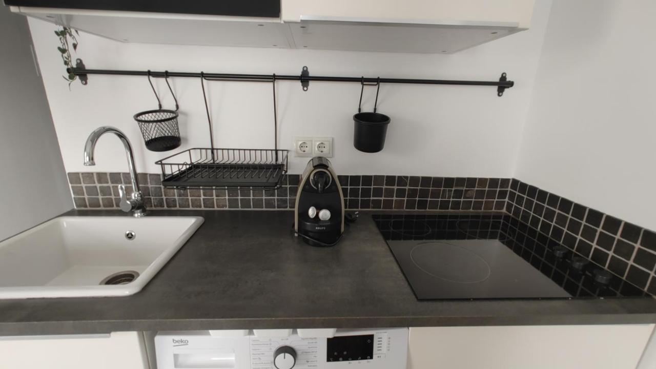Begonia City Center Apartment 230 By Namaste Elite ตอร์เรโมลิโนส ภายนอก รูปภาพ